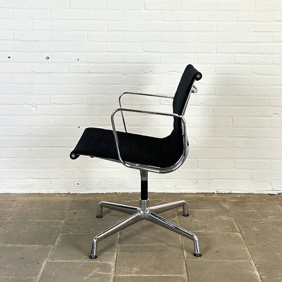 Image 1 of Vitra EA 108 Zwarte Design Stoel, Ontworpen door Charles & Ray Eames