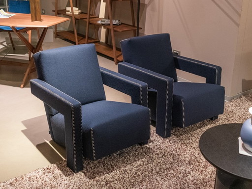 Cassina Fauteuil 637 Utrecht (Nieuw-Nooit Gebruikt) In Blauw Wol.