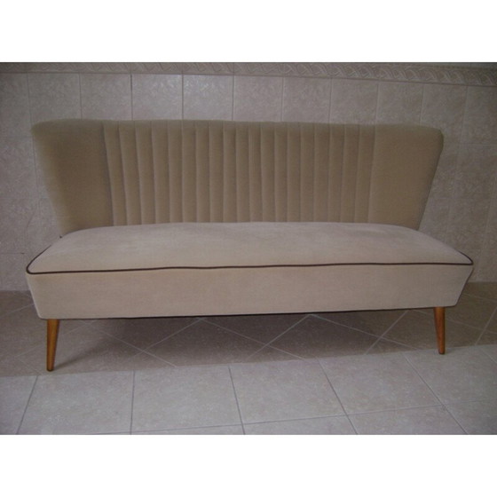 Image 1 of Gerestaureerde lichtbeige club sofa - jaren 1950