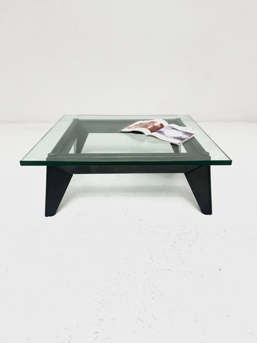 Salontafel met ijzeren frame en glazen blad