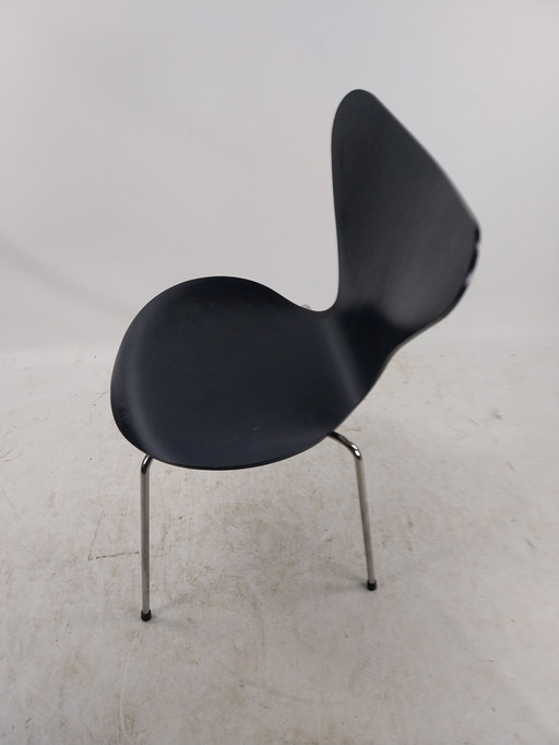 1 X Vlinderstoel Door Arne Jacobsen Voor Fritz Hansen Denmark. 