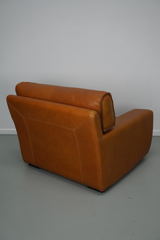 Image 1 of Roche Bobois clubfauteuil in tan/cognac nekleer