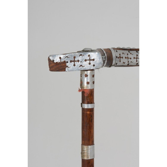 Image 1 of Vintage stoel met gehamerd metalen decoratie