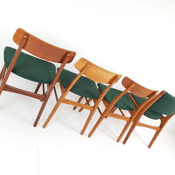 Image 1 of 4 Vintage Deense Eettafel Stoelen Nieuw Gestoffeerd Ploeg