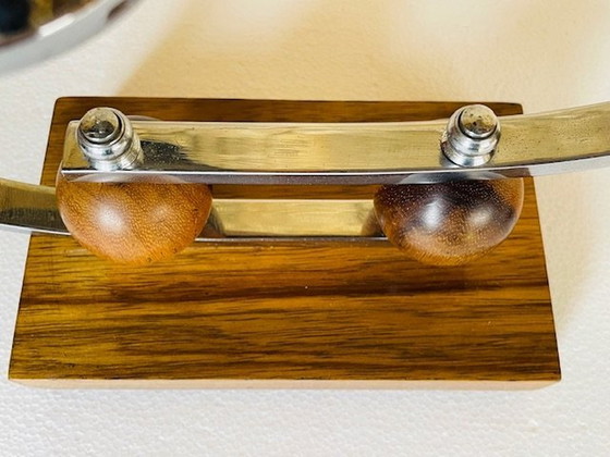 Image 1 of Art Deco, chroom en walnoten kandelaars, set van 2, circa jaren 1930