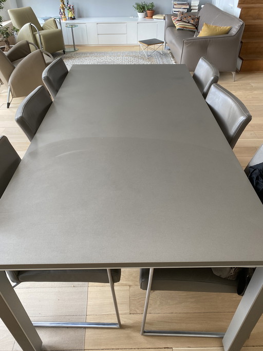 Leolux tafel