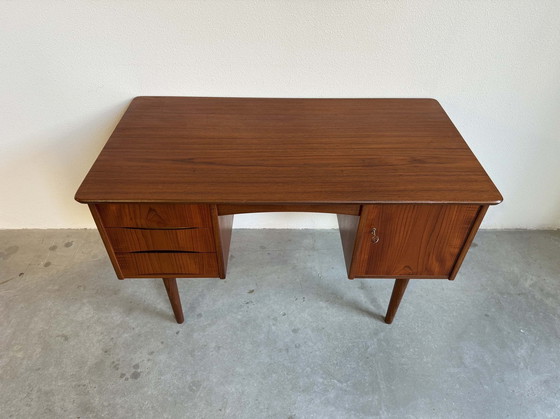 Image 1 of Vintage Bureau Tweezijdig Teak