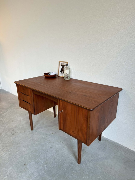 Image 1 of Vintage Bureau Tweezijdig Teak