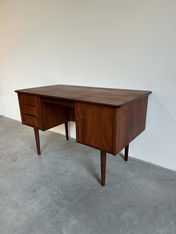 Image 1 of Vintage Bureau Tweezijdig Teak