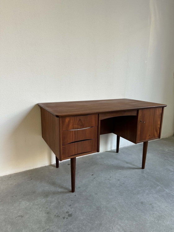 Image 1 of Vintage Bureau Tweezijdig Teak