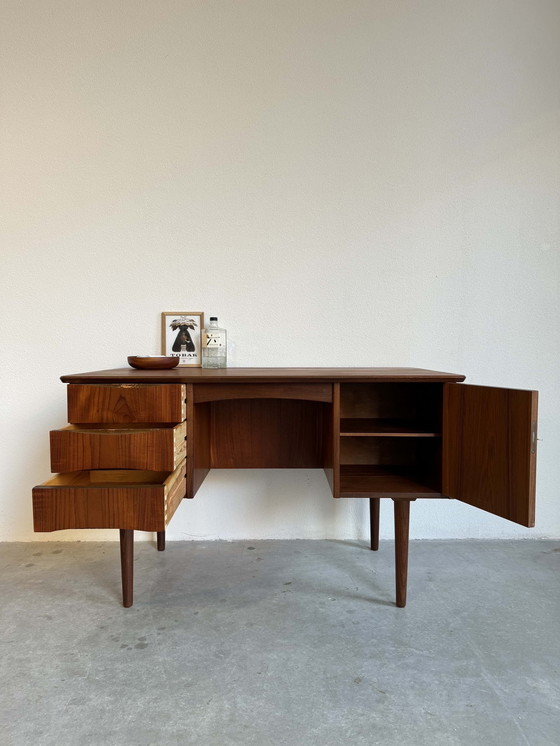 Image 1 of Vintage Bureau Tweezijdig Teak