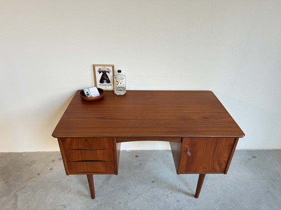 Image 1 of Vintage Bureau Tweezijdig Teak