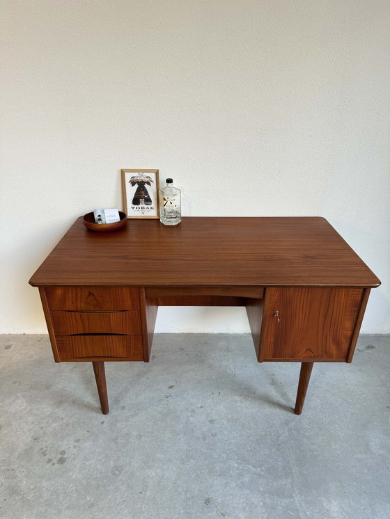 Image 1 of Vintage Bureau Tweezijdig Teak