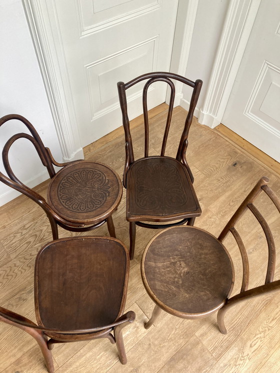 Image 1 of 4X Gemengde Set Bentwood Stoelen