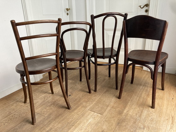 Image 1 of 4X Gemengde Set Bentwood Stoelen