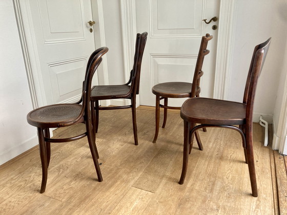 Image 1 of 4X Gemengde Set Bentwood Stoelen