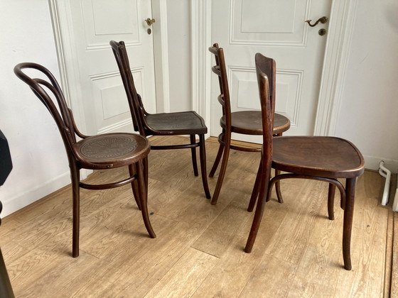 Image 1 of 4X Gemengde Set Bentwood Stoelen