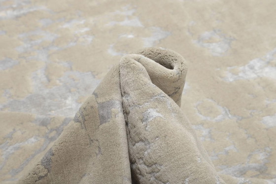 Image 1 of Designer Modern Tapijt Viscose Met Zijdeglans Kunstwerk Stuk 339 X 254 Cm