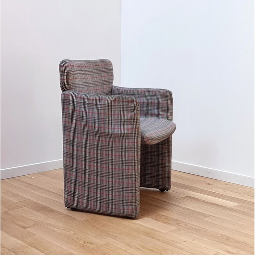 Paar vintage fauteuils in hout en geruite stof