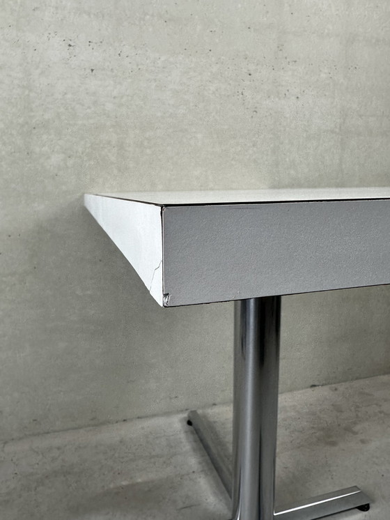 Image 1 of Vintage tafel in formica en chroom