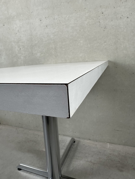 Image 1 of Vintage tafel in formica en chroom