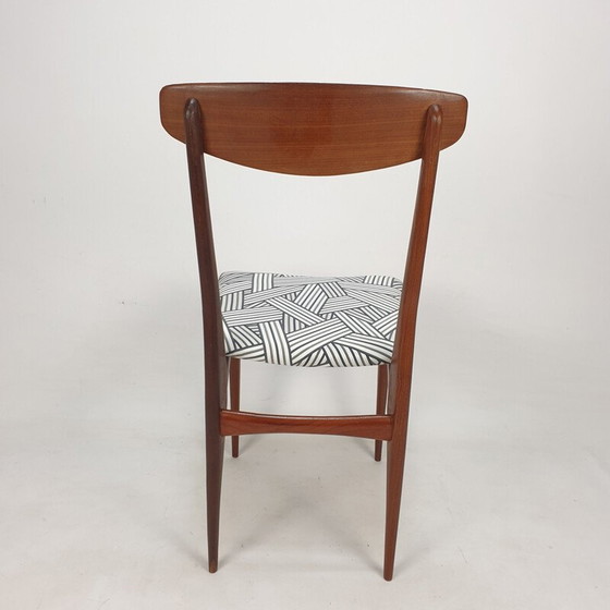 Image 1 of Set van 6 mid century Italiaanse teakhouten eetkamerstoelen, jaren 1950