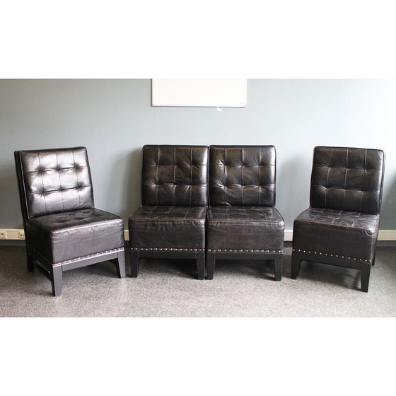 Image 1 of Zwart leren eetkamerstoel versierd met studs