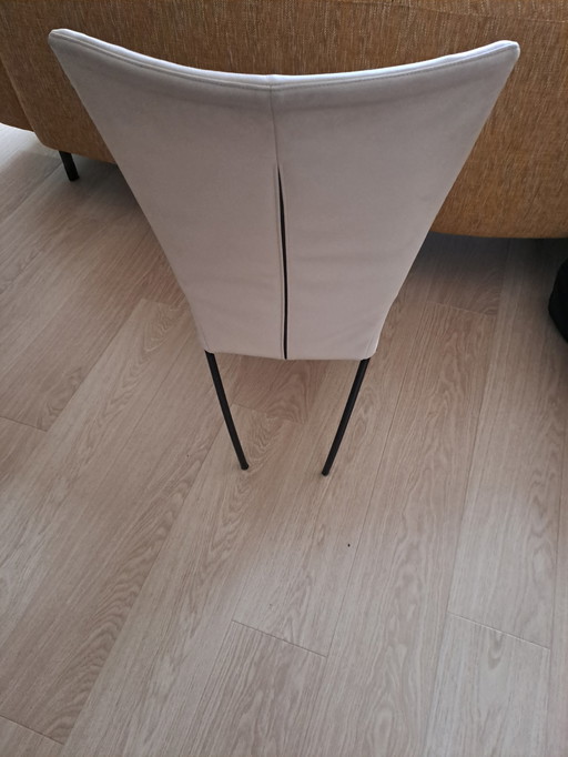 6 Montis Spica eetkamerstoelen, € 70 per stuk