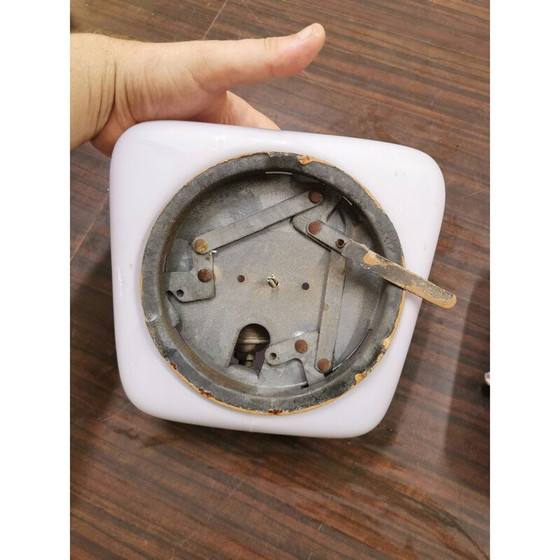 Image 1 of Paar vintage wit opaal glazen wandlampen met paarse kappen, 1950