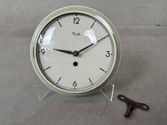 Image 1 of Vintage klok Kienzle - porselein en glas