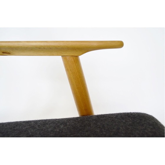 Image 1 of Vintage vilten en beukenhouten Ąžuolas fauteuil van Valerija Ema Cukermanienė voor Vilniaus Baldų Kombinatas, jaren 1960