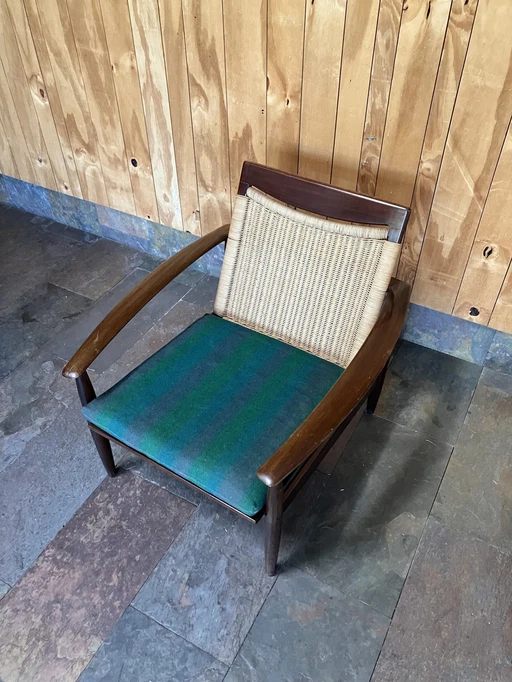 Mid Century Scandinavische Teakhouten Loungestoel met rieten rug Circa 1950S