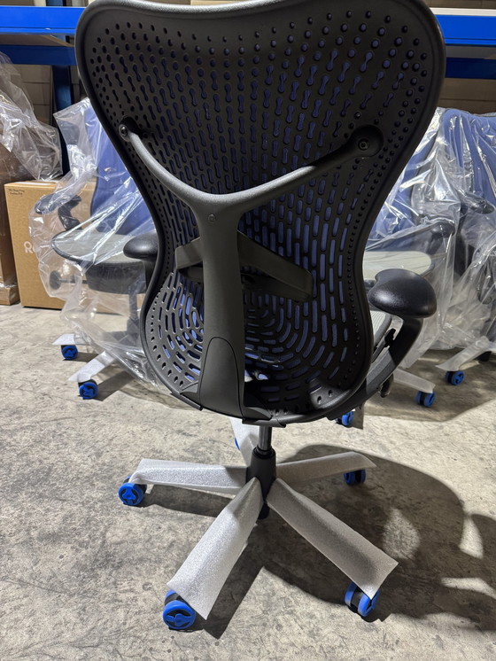 Image 1 of Refurbished Herman Miller Mirra 1 Butterfly bureaustoel