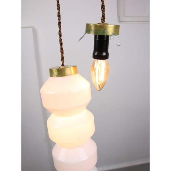 Image 1 of Mid Century opaline en messing hanglamp