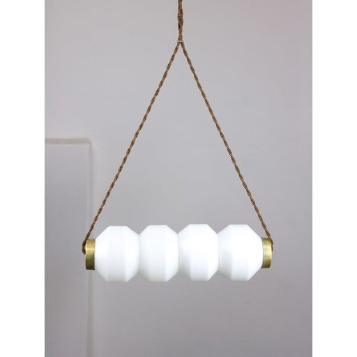 Mid Century opaline en messing hanglamp