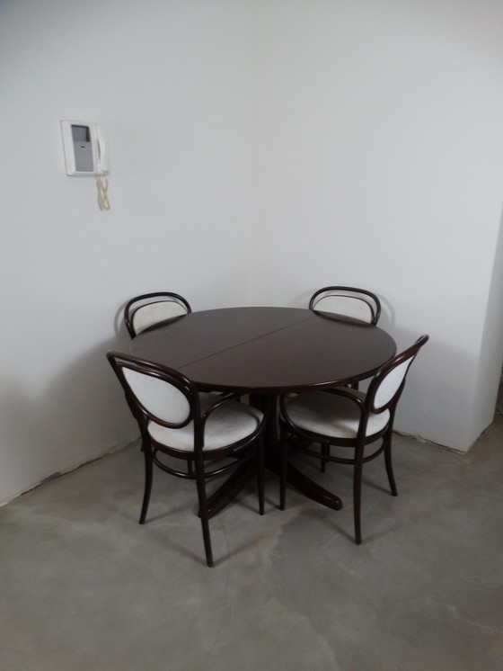 Image 1 of 1 x Thonet eettafel en 4 x Thonet stoelen