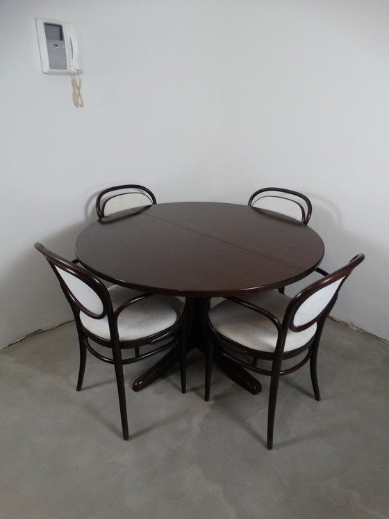 Image 1 of 1 x Thonet eettafel en 4 x Thonet stoelen