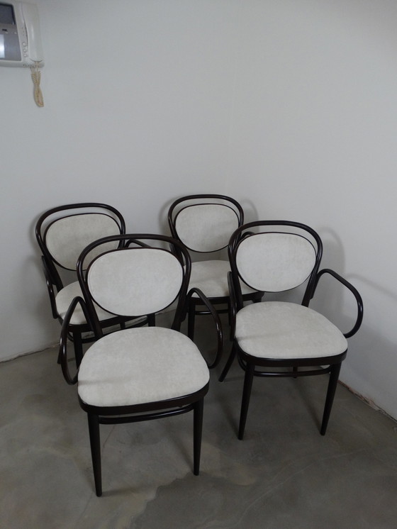 Image 1 of 1 x Thonet eettafel en 4 x Thonet stoelen