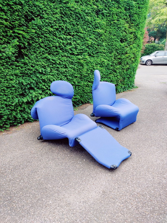 Image 1 of 2x Cassina Wink fauteuils van ontwerper Toshiyuki Kita