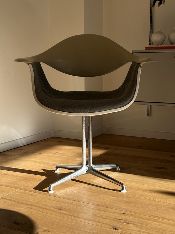 Image 1 of George Nelson Daf Glasvezel Fauteuil La Fonda Onderstel Herman Miller