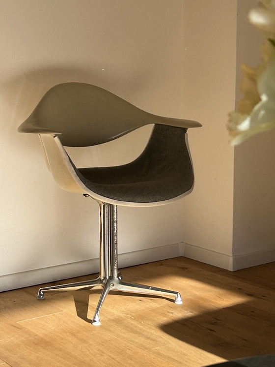 Image 1 of George Nelson Daf Glasvezel Fauteuil La Fonda Onderstel Herman Miller