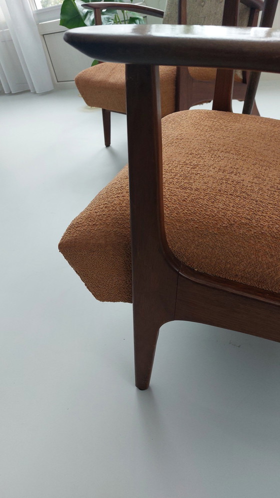 Image 1 of Zitje Van 2 Stoelen En Tafeltje 