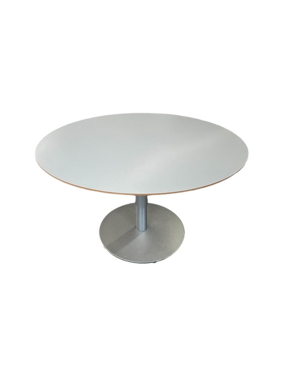 Image 1 of Ronde tafel