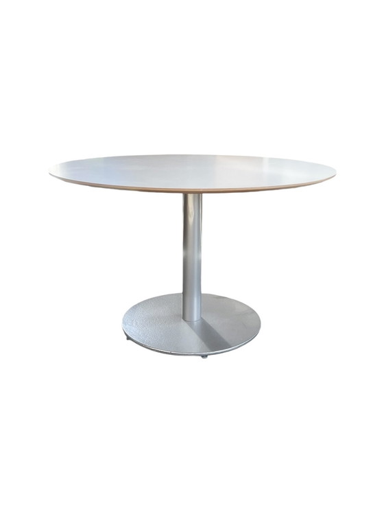 Image 1 of Ronde tafel