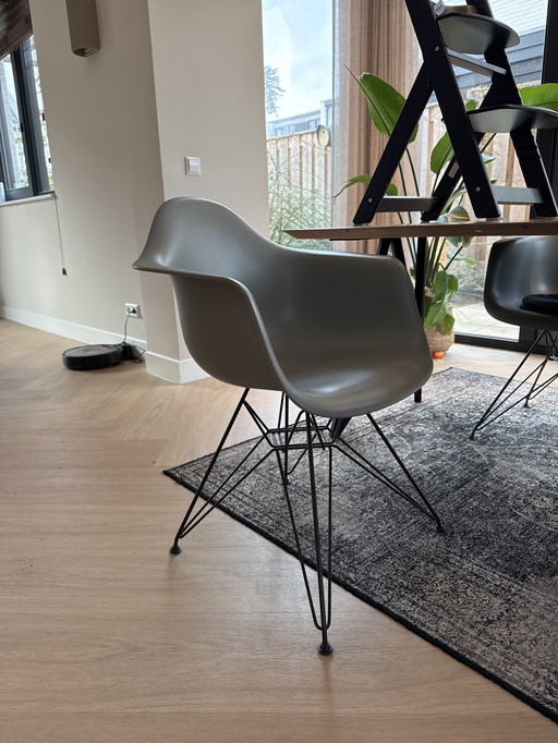 6X Vitra Stoelen