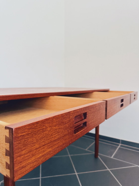 Image 1 of Nanna Ditzel voor Soren Willadsen Tafel/Bureau