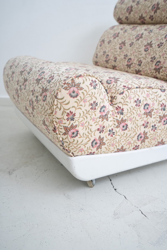 Image 1 of Lounge stoel met bloemenprint uit de jaren 70