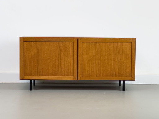 Laag teakhouten dressoir, 1970S