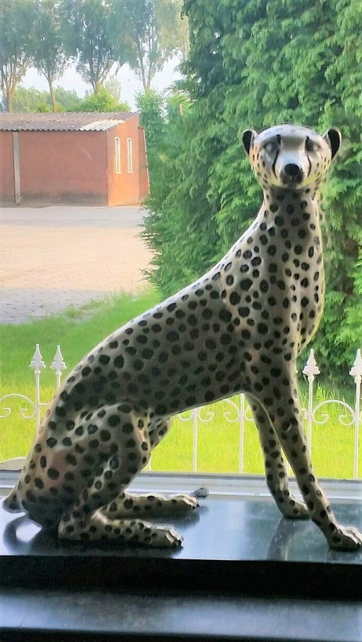 Brons zilveren Cheetah beeld op de uitkijk beeld