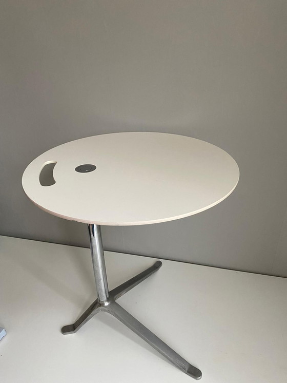 Image 1 of Fritz Hansen - Little Friend - bijzettafel